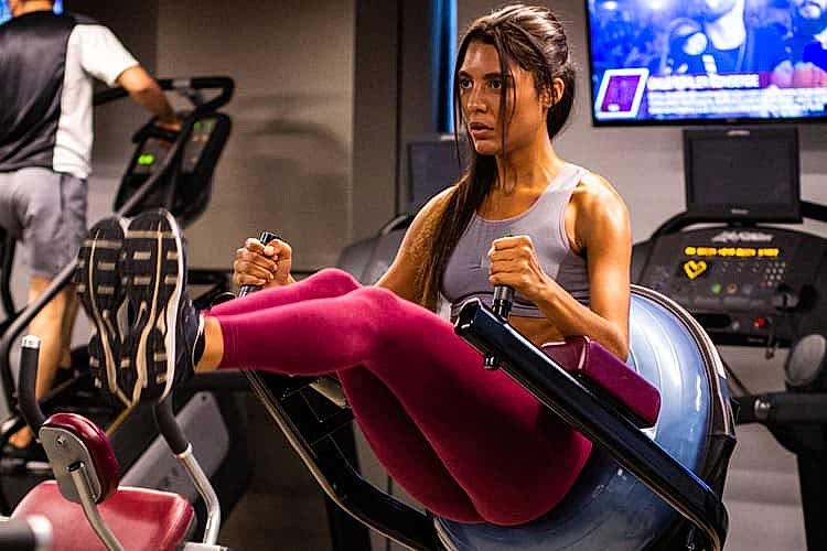 Bakırköy Spor Salonunda Alanında Uzmanlarla Spor Keyfi